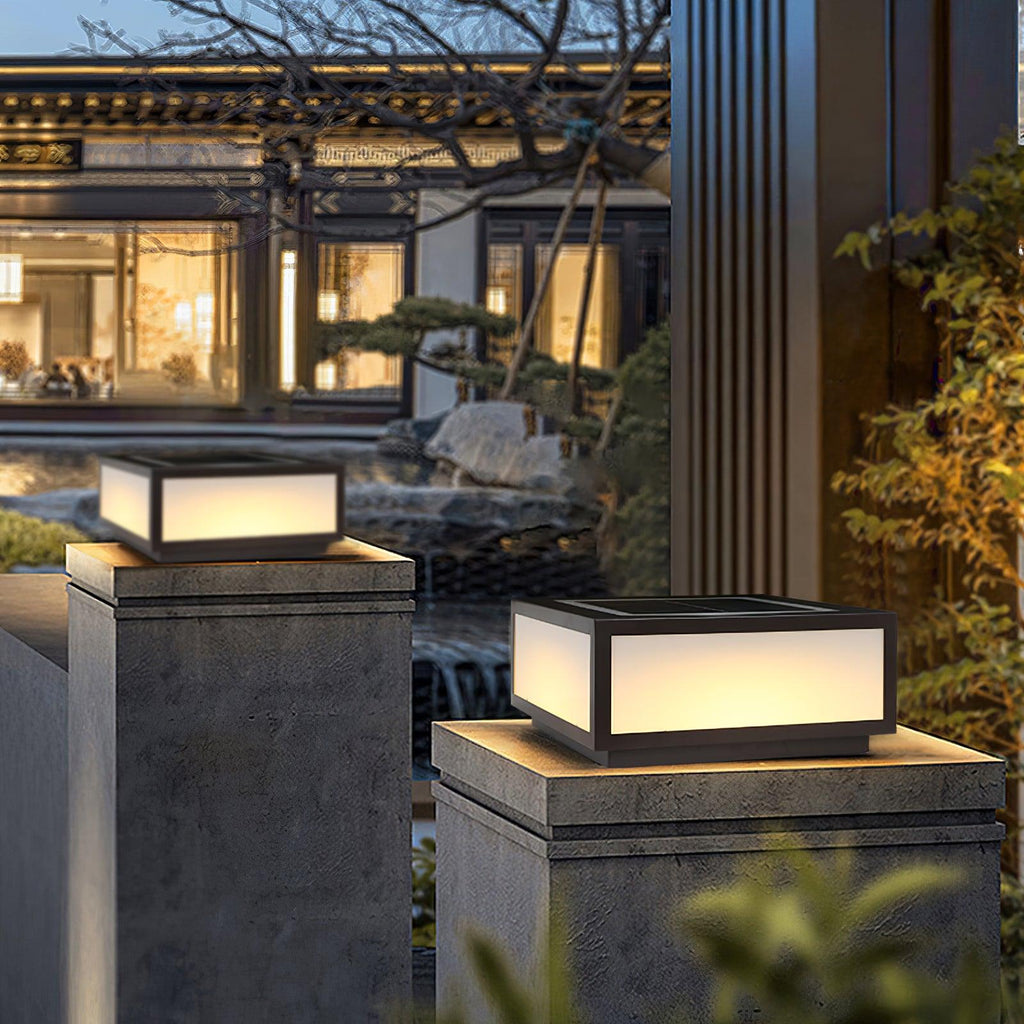 Quorielle Acrylic Outdoor Post Lamp