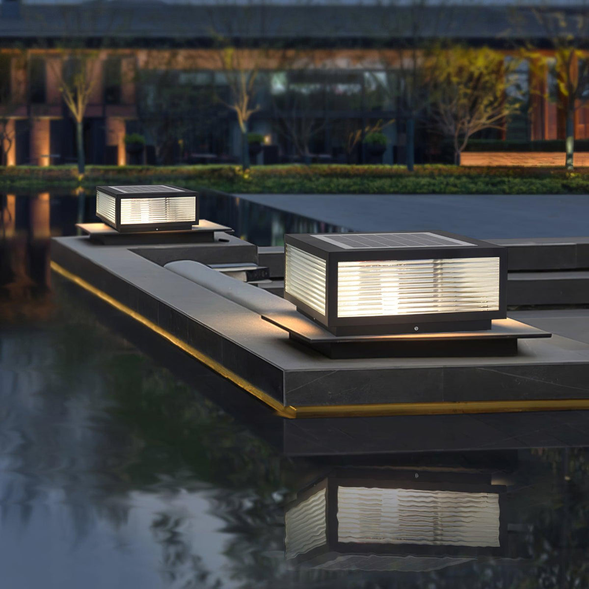 Mistrielle Glass Outdoor Garden Light