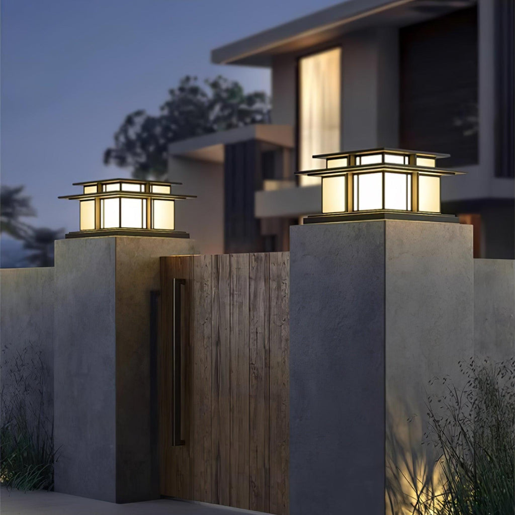Kaeloria Acrylic Solar Outdoor Post Lamp