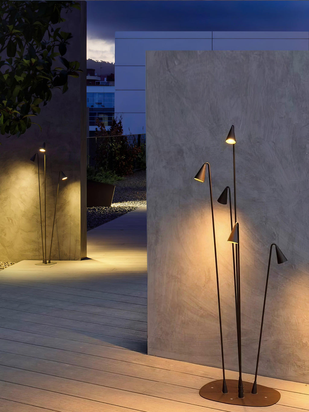 Nivorine Aluminum Bellflower Outdoor Floor Lamp