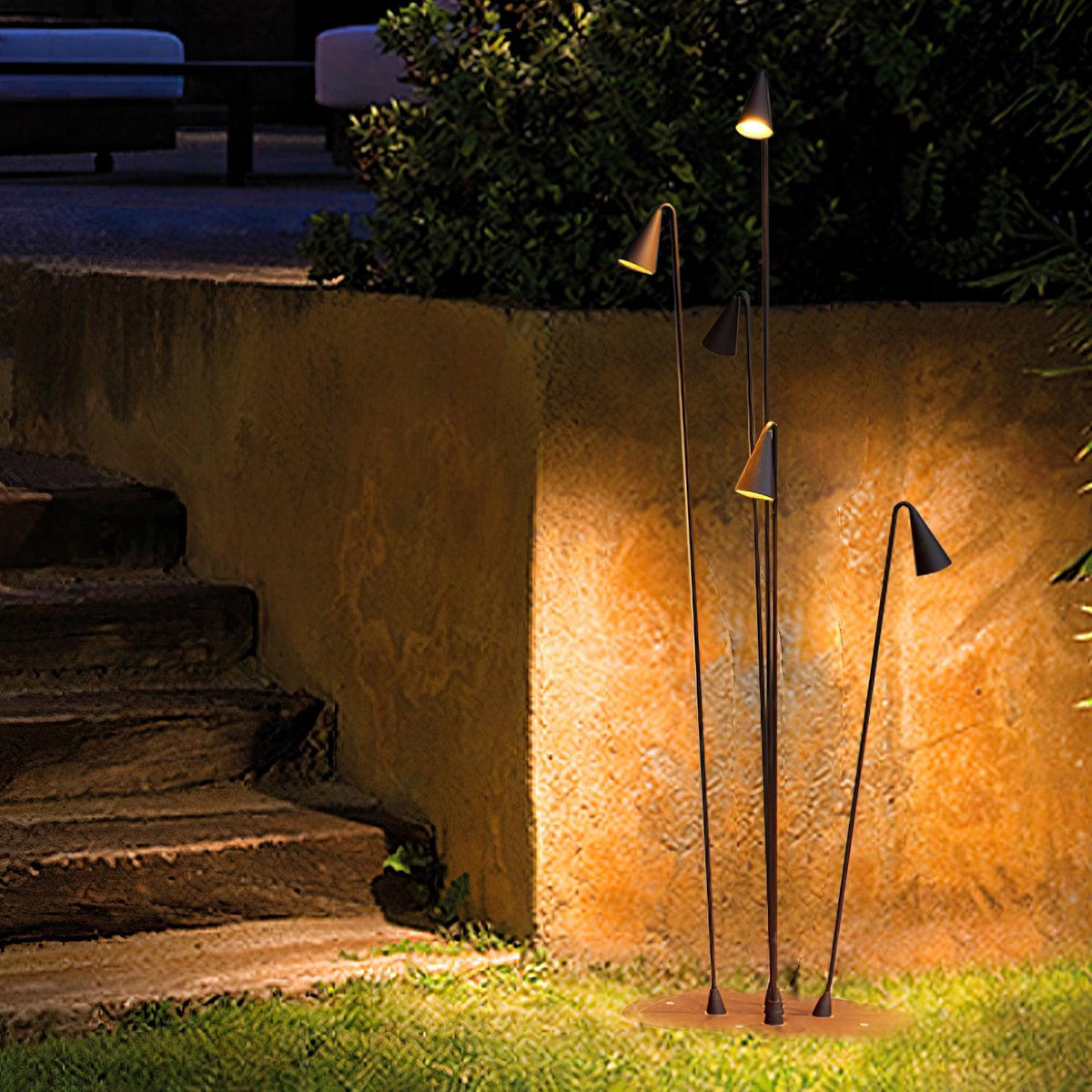 Nivorine Aluminum Bellflower Outdoor Floor Lamp