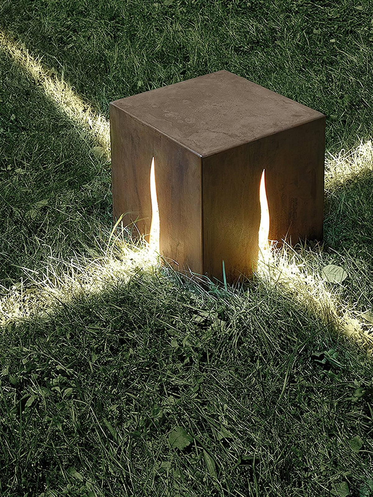 Giraselle Rustic Metal Cube Outdoor Garden Light
