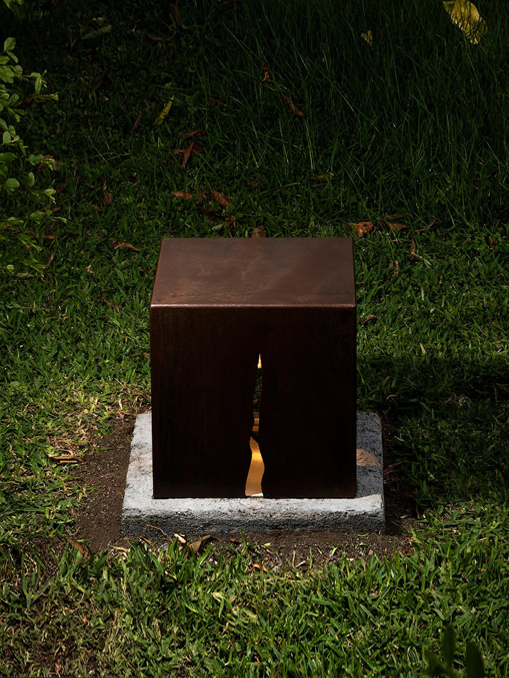 Giraselle Rustic Metal Cube Outdoor Garden Light