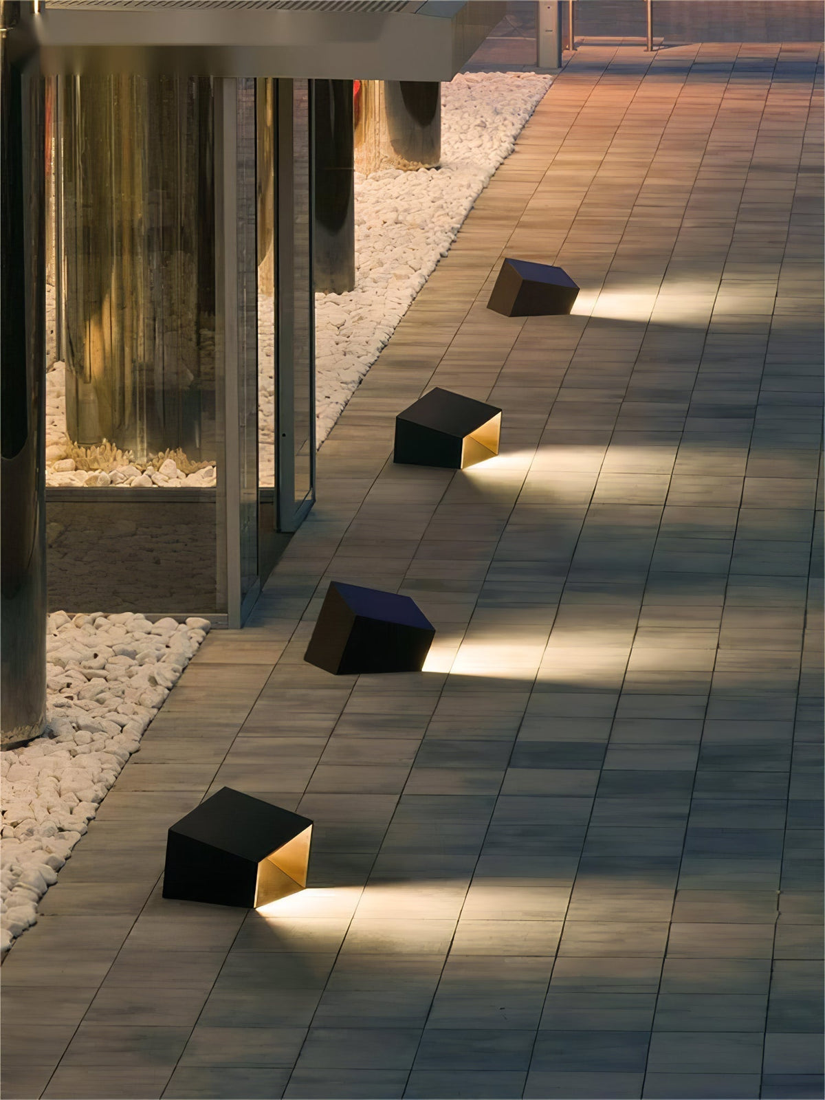 Fennoria Metal Cube Solar Outdoor Garden Light