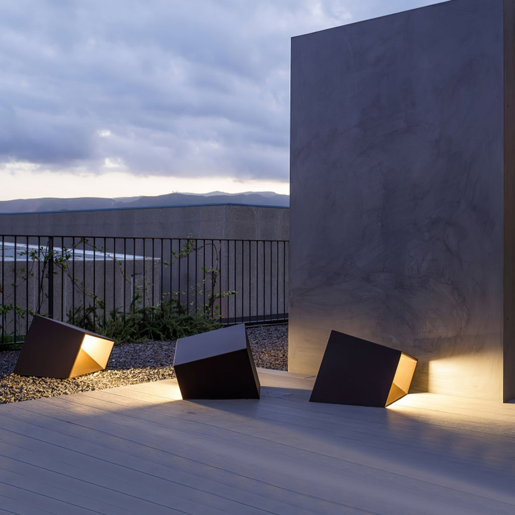 Fennoria Metal Cube Solar Outdoor Garden Light