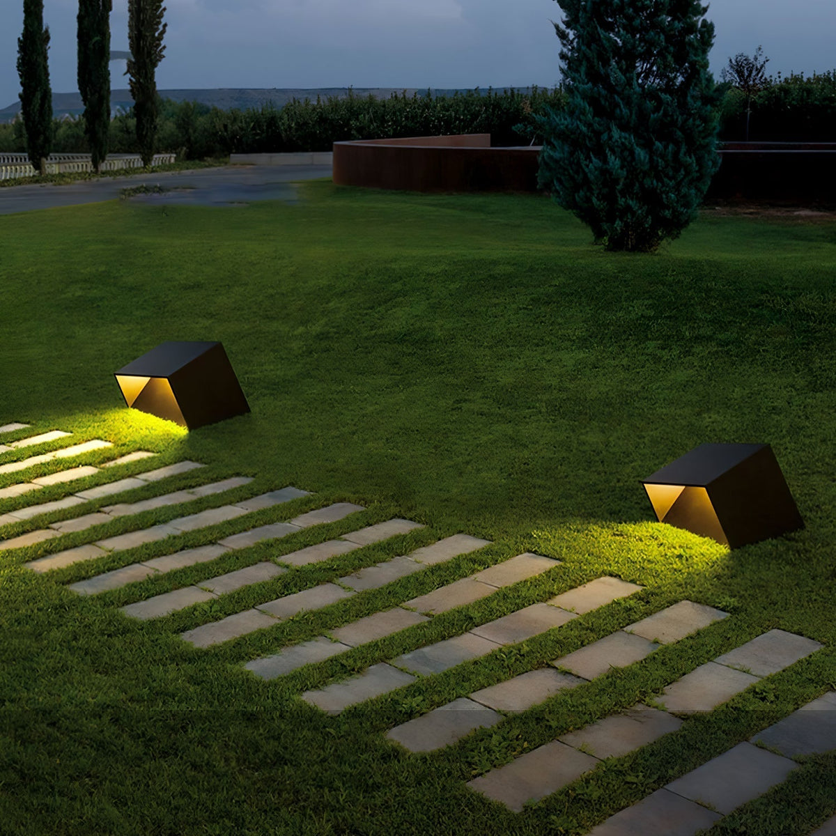 Fennoria Metal Cube Solar Outdoor Garden Light