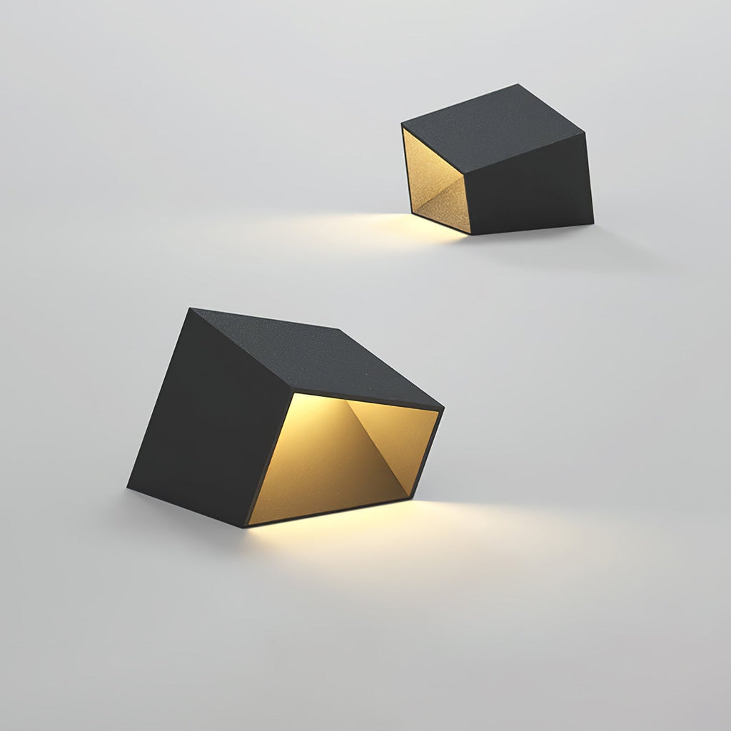 Fennoria Metal Cube Solar Outdoor Garden Light