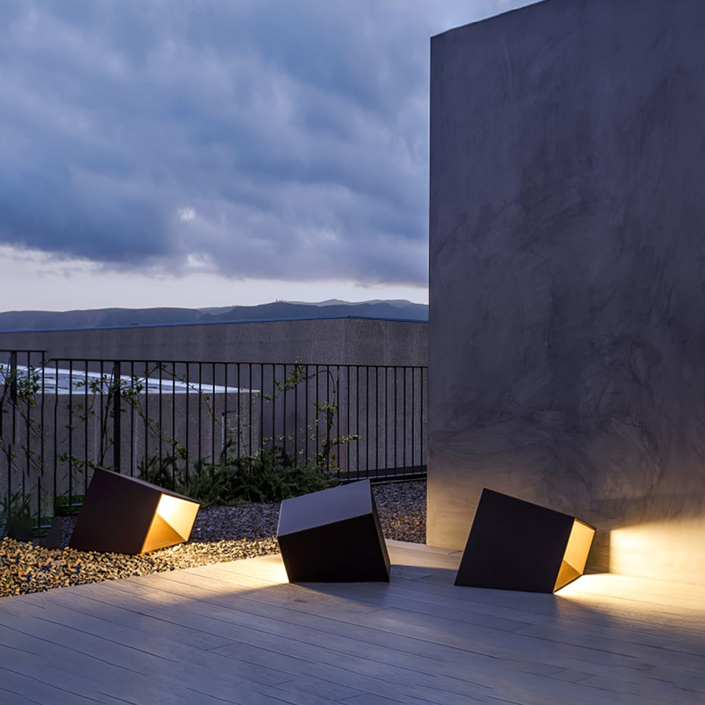 Fennoria Metal Cube Solar Outdoor Garden Light