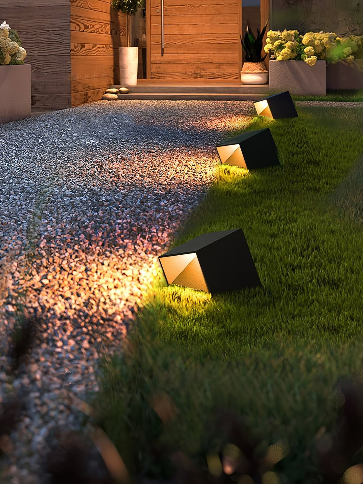 Fennoria Metal Cube Solar Outdoor Garden Light