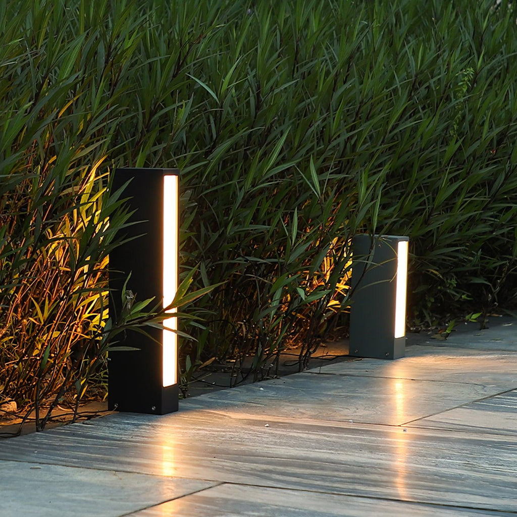 Xyravelle Aluminum Outdoor Post Lamp