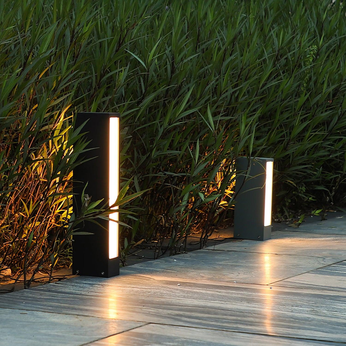 Xyravelle Aluminum Outdoor Post Lamp