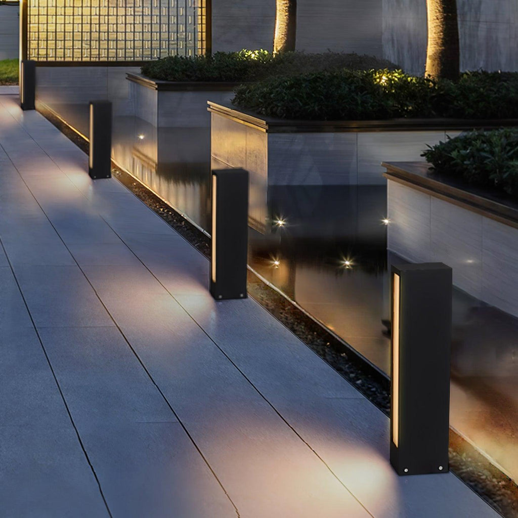 Xyravelle Aluminum Outdoor Post Lamp
