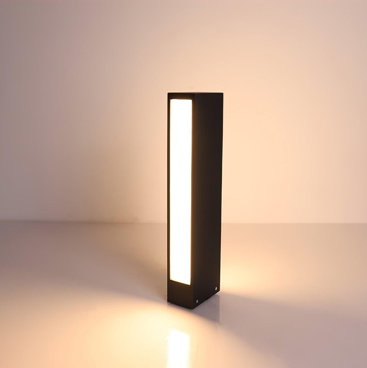 Xyravelle Aluminum Outdoor Post Lamp