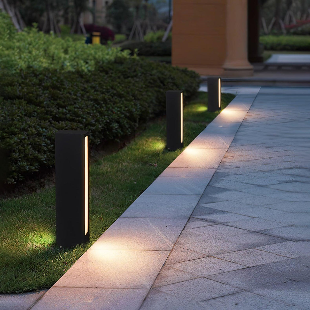 Xyravelle Aluminum Outdoor Post Lamp