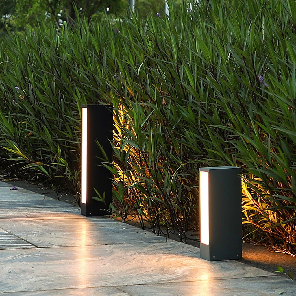 Xyravelle Aluminum Outdoor Post Lamp