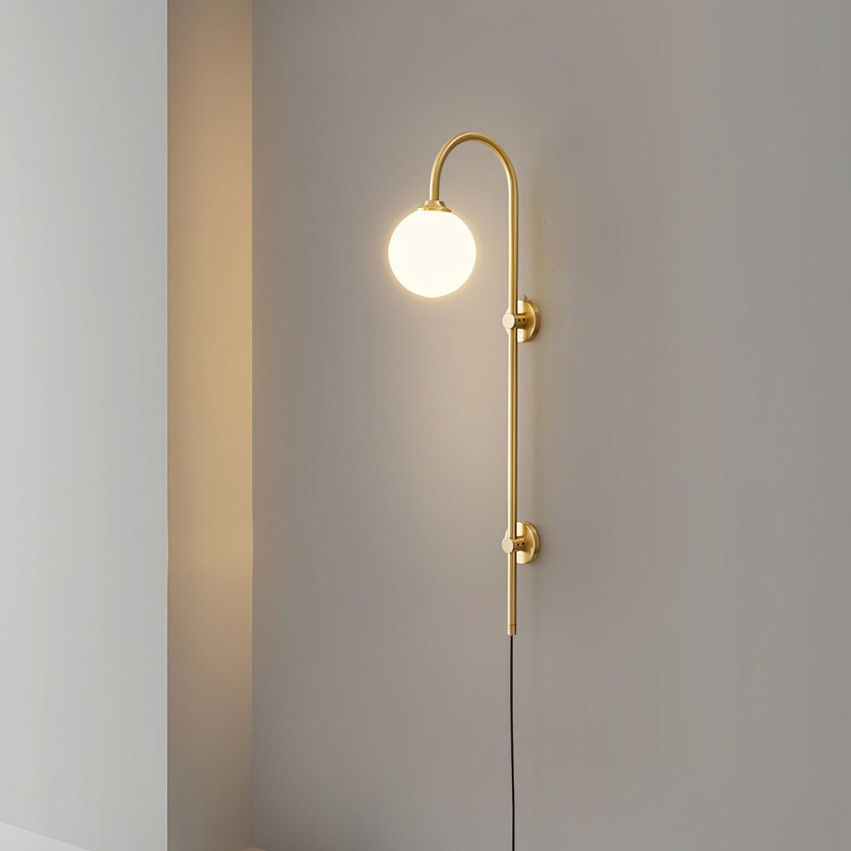 Mirevane Plug-In Glass Globe Brass Wall Lamp