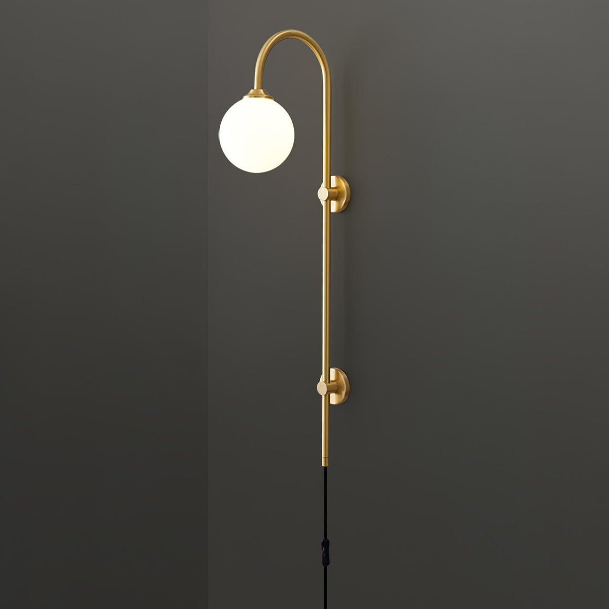 Mirevane Plug-In Glass Globe Brass Wall Lamp