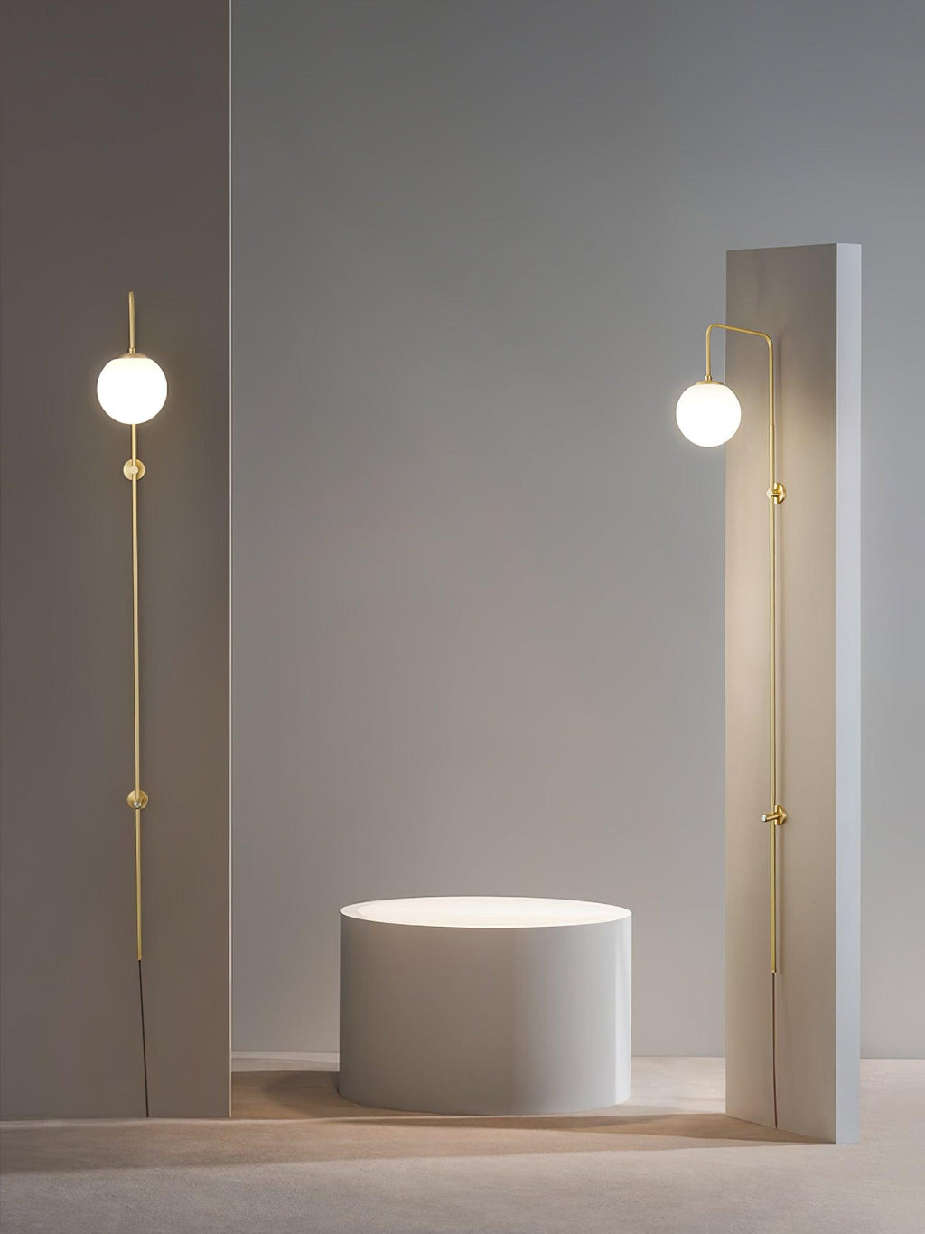 Mirevane Plug-In Glass Globe Brass Wall Lamp