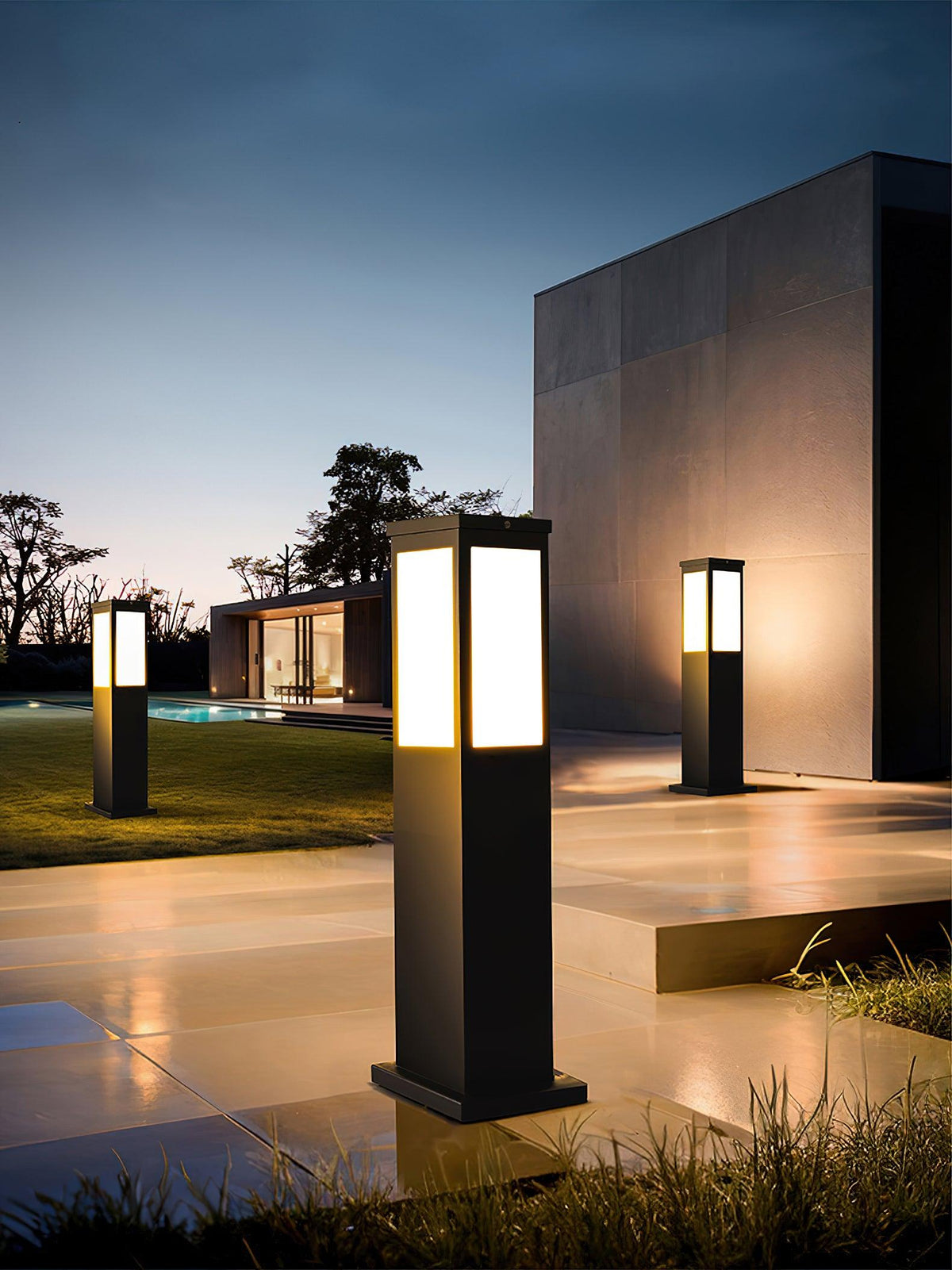 Rosavere Metal Acrylic Bollard Outdoor Lamp