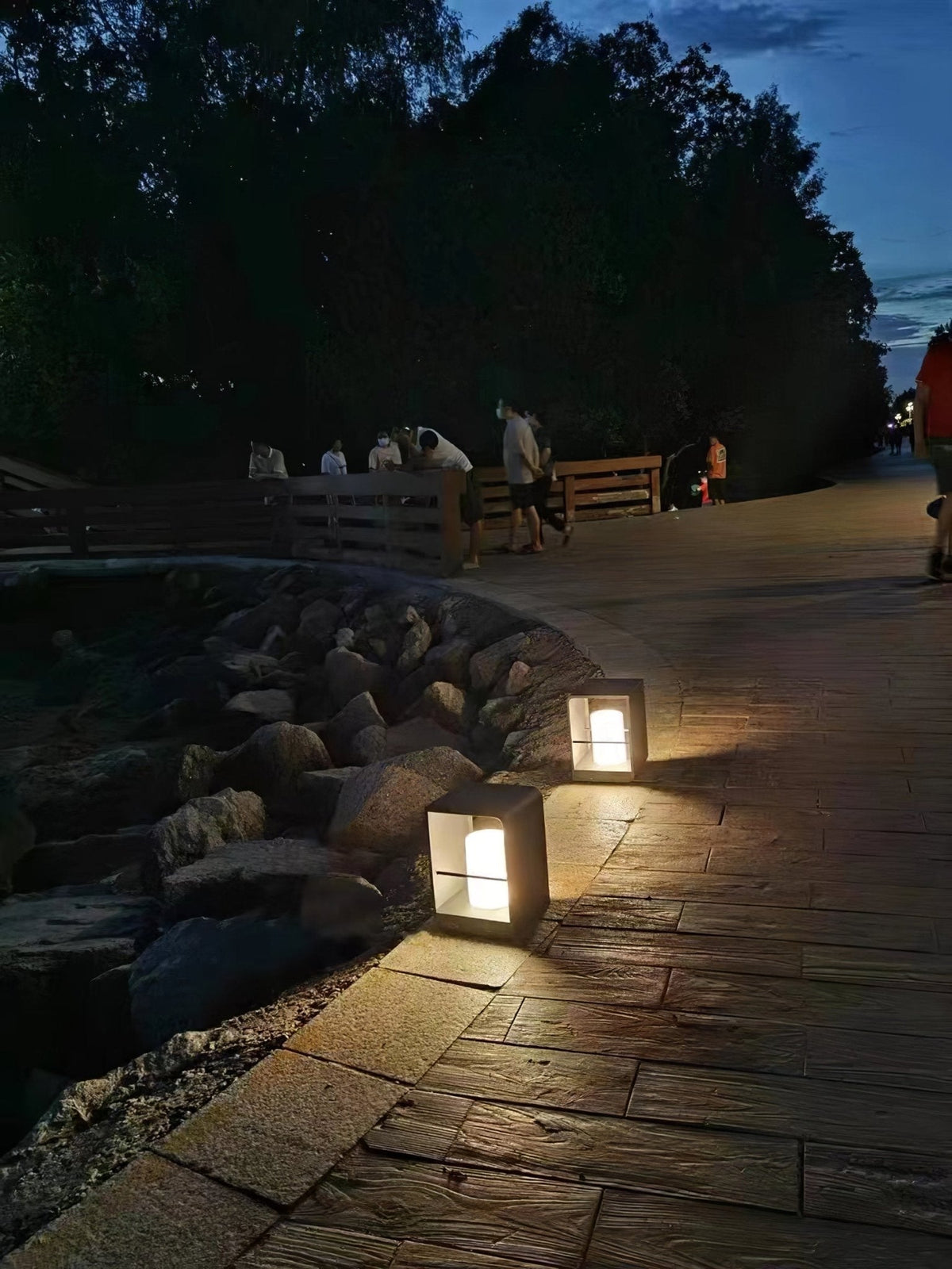 Quillesse Metal Solar Lantern Outdoor Garden Light