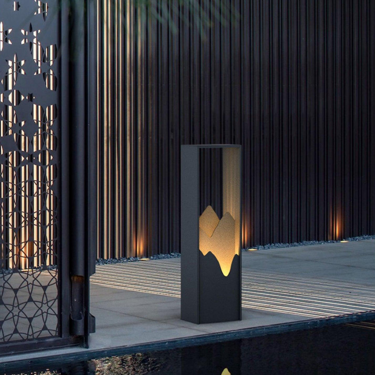 Koralune Acrylic Solar Outdoor Garden Light