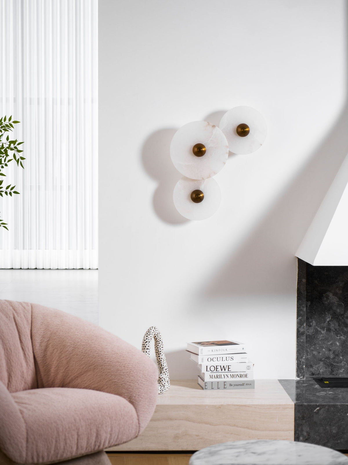 Galvessa Alabaster Wall Lamp