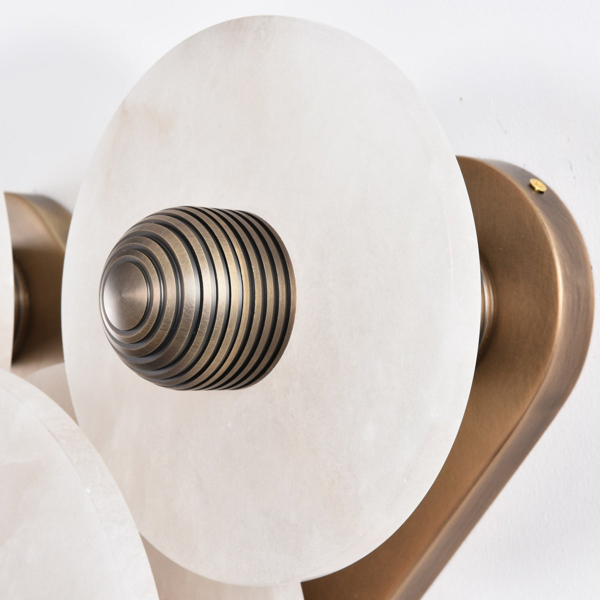 Galvessa Alabaster Wall Lamp