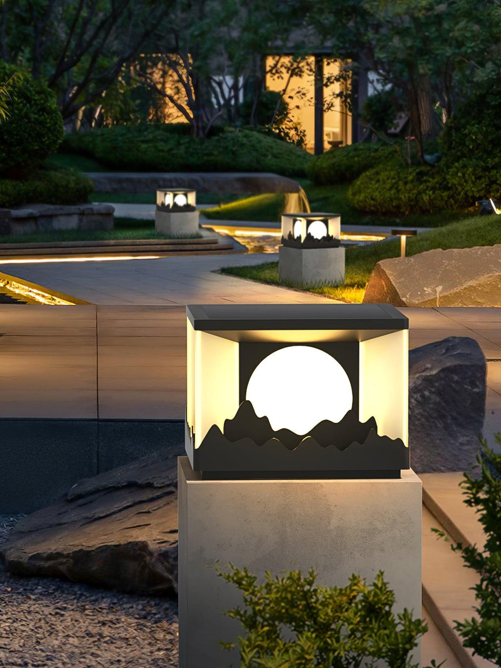 Ulmoria Metal Sunrise Outdoor Garden Light