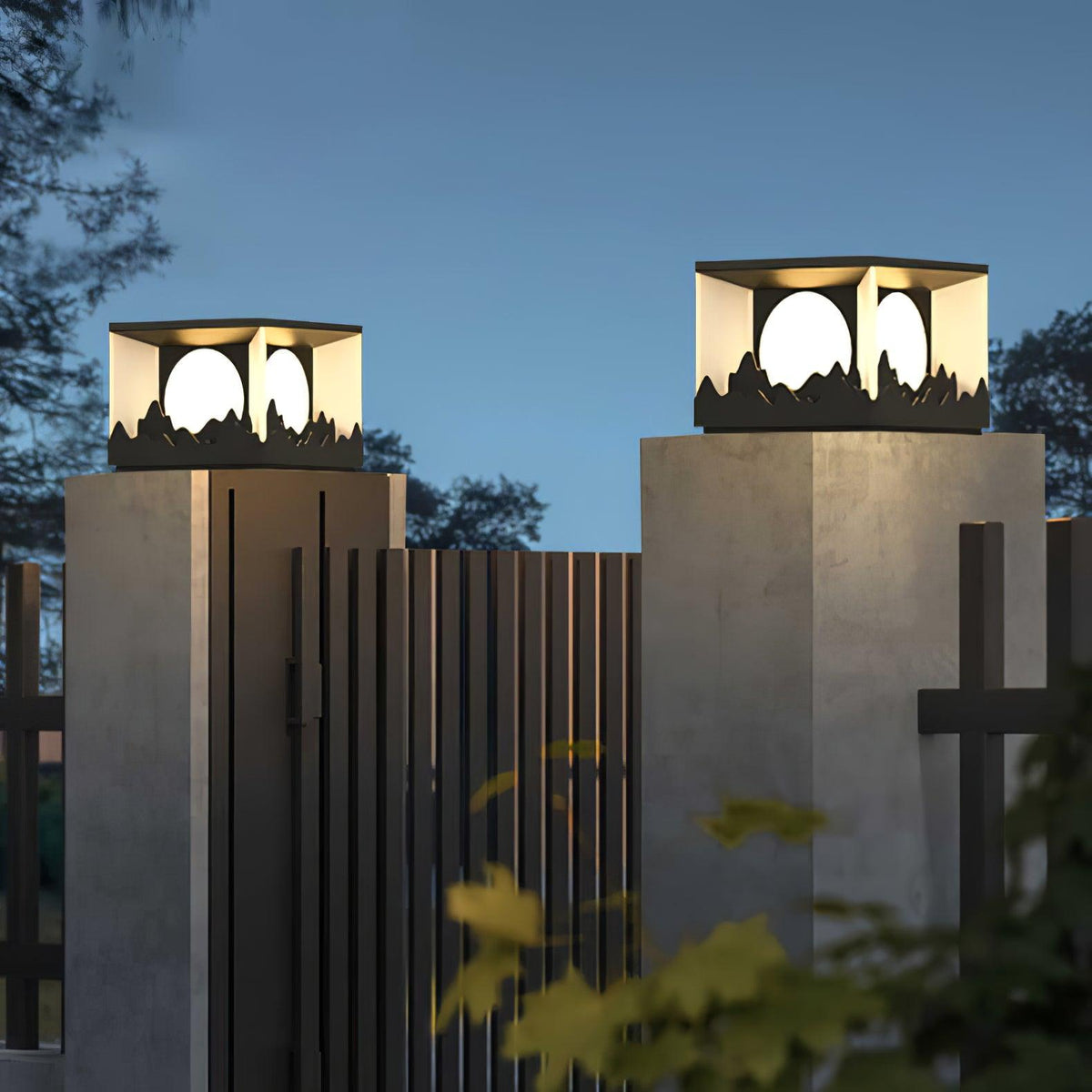 Ulmoria Metal Sunrise Outdoor Garden Light