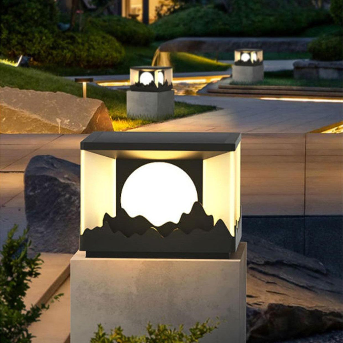 Ulmoria Metal Sunrise Outdoor Garden Light