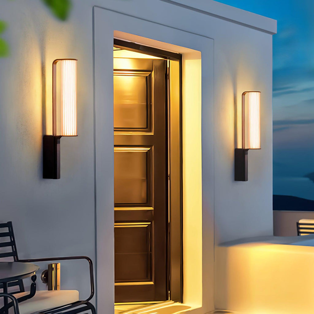 Quessara Modern Metal Arc Outdoor Wall Lamp